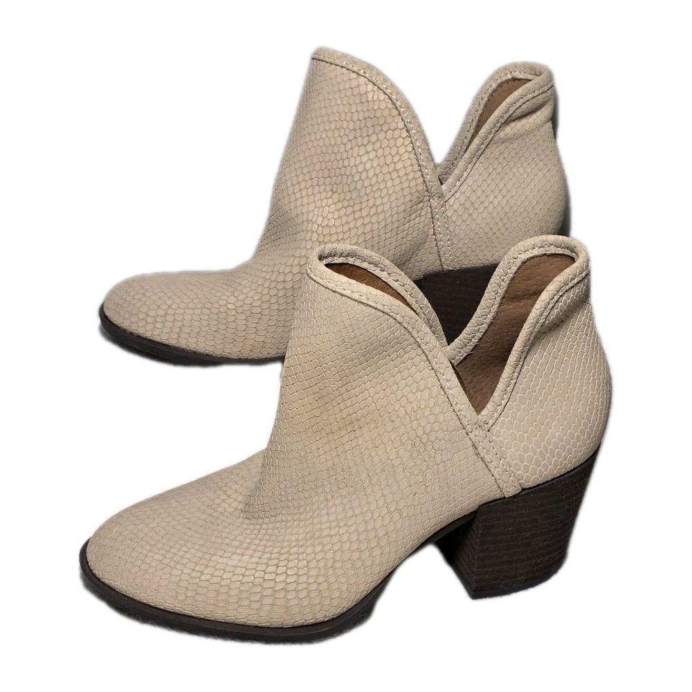 NEW Lucky Brand Beetrix Buff Color Leather Ankle Bootie 6.5 M New Without Box